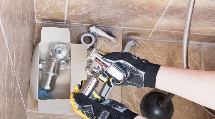 Professional gutter cleaning in Crescent, OR